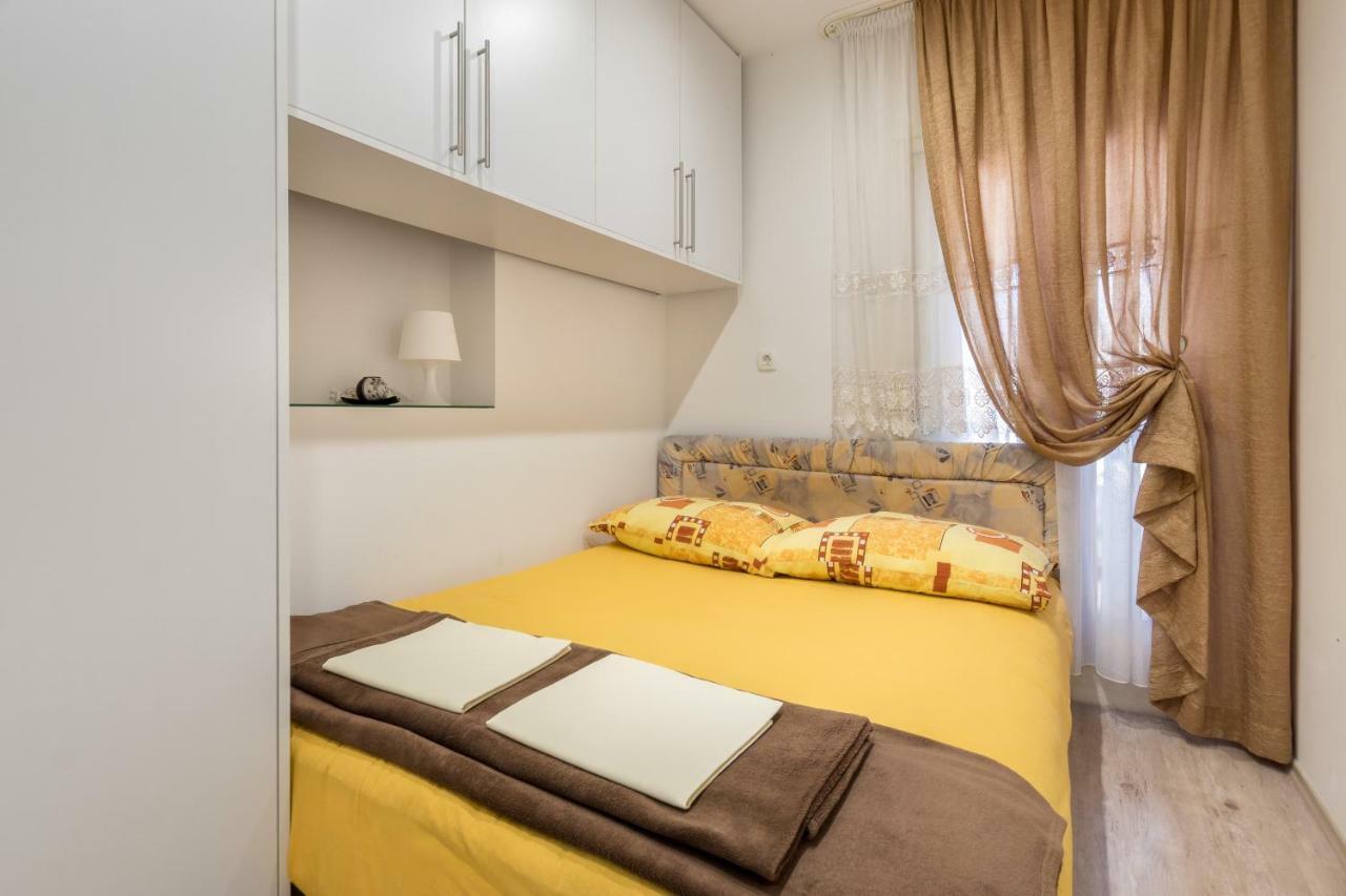 Apartments Ivan Kastela Bagian luar foto