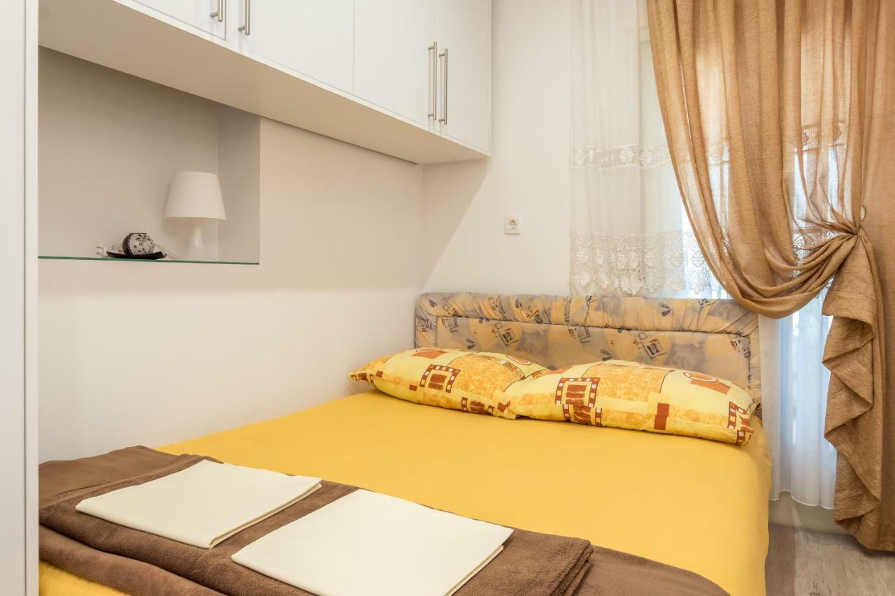 Apartments Ivan Kastela Bagian luar foto