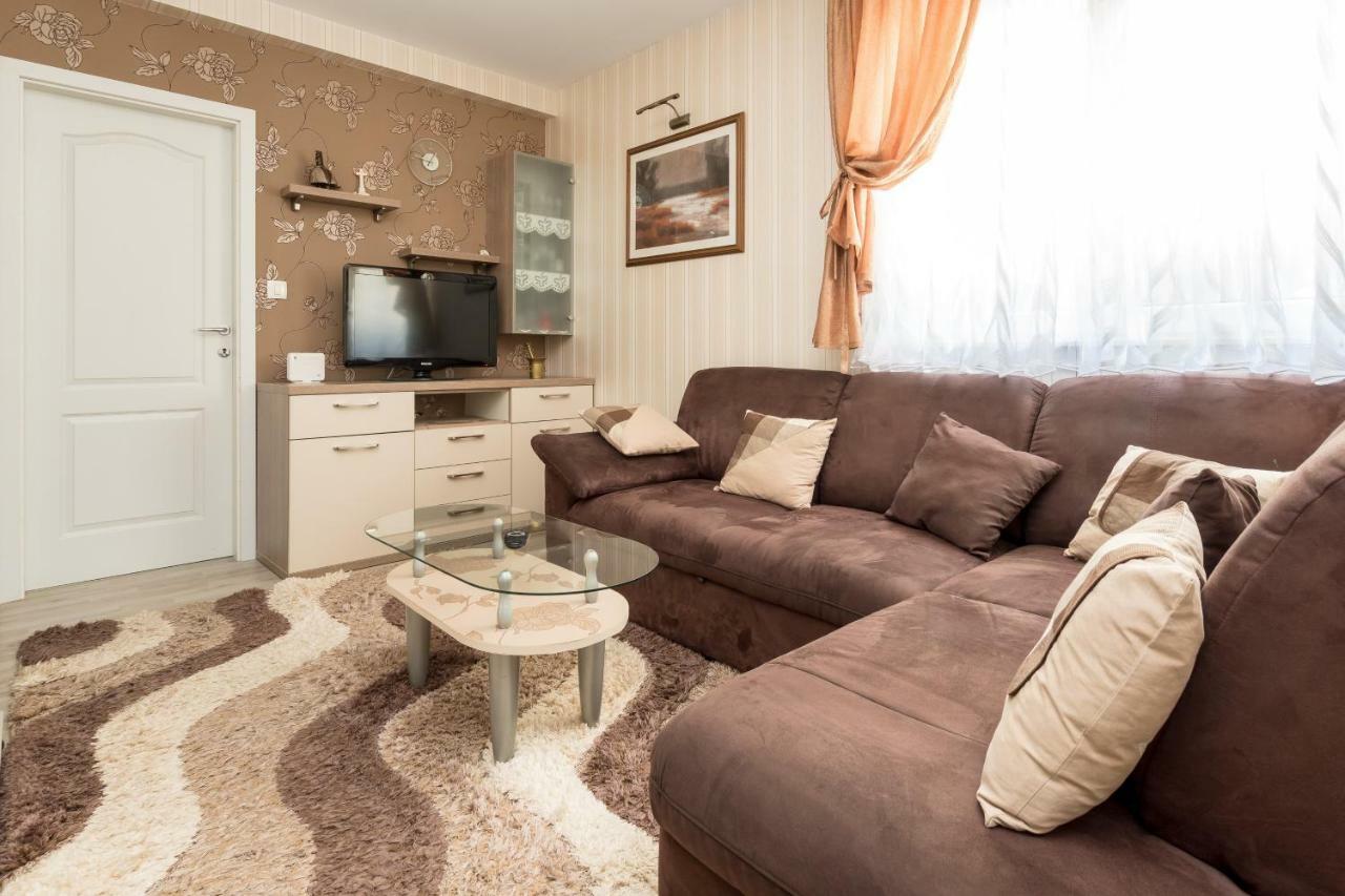 Apartments Ivan Kastela Bagian luar foto