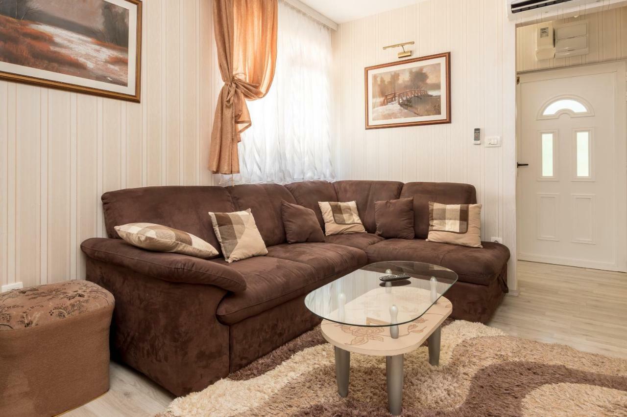 Apartments Ivan Kastela Bagian luar foto
